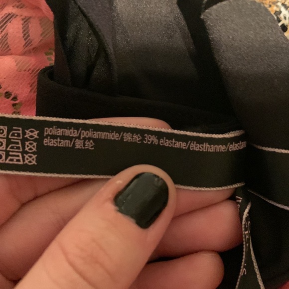 [S] VICTORIA’S SECRET bralette bundle - Picture 8 of 16